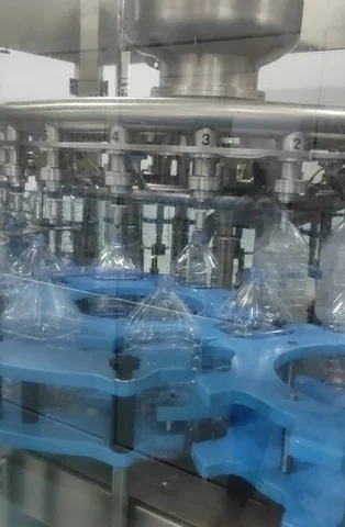 Linea di imbottigliamento acqua in PET da 5L usata — Gallardo