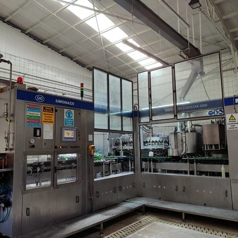 Linea di imbottigliamento Simonazzi usata — SIMONAZZI